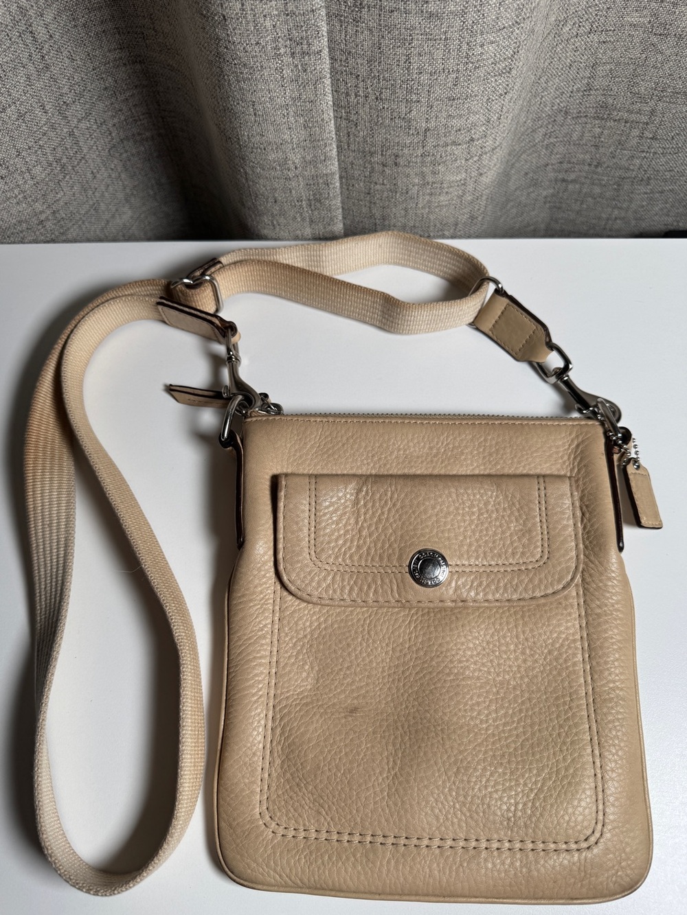 Vintage Coach tan leather crossbody bag